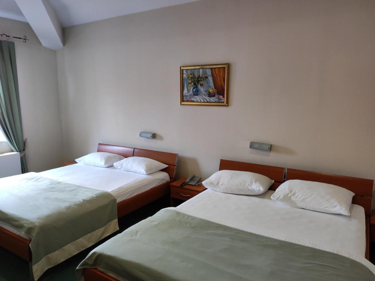 Hotel Bacchus Ливно Экстерьер фото