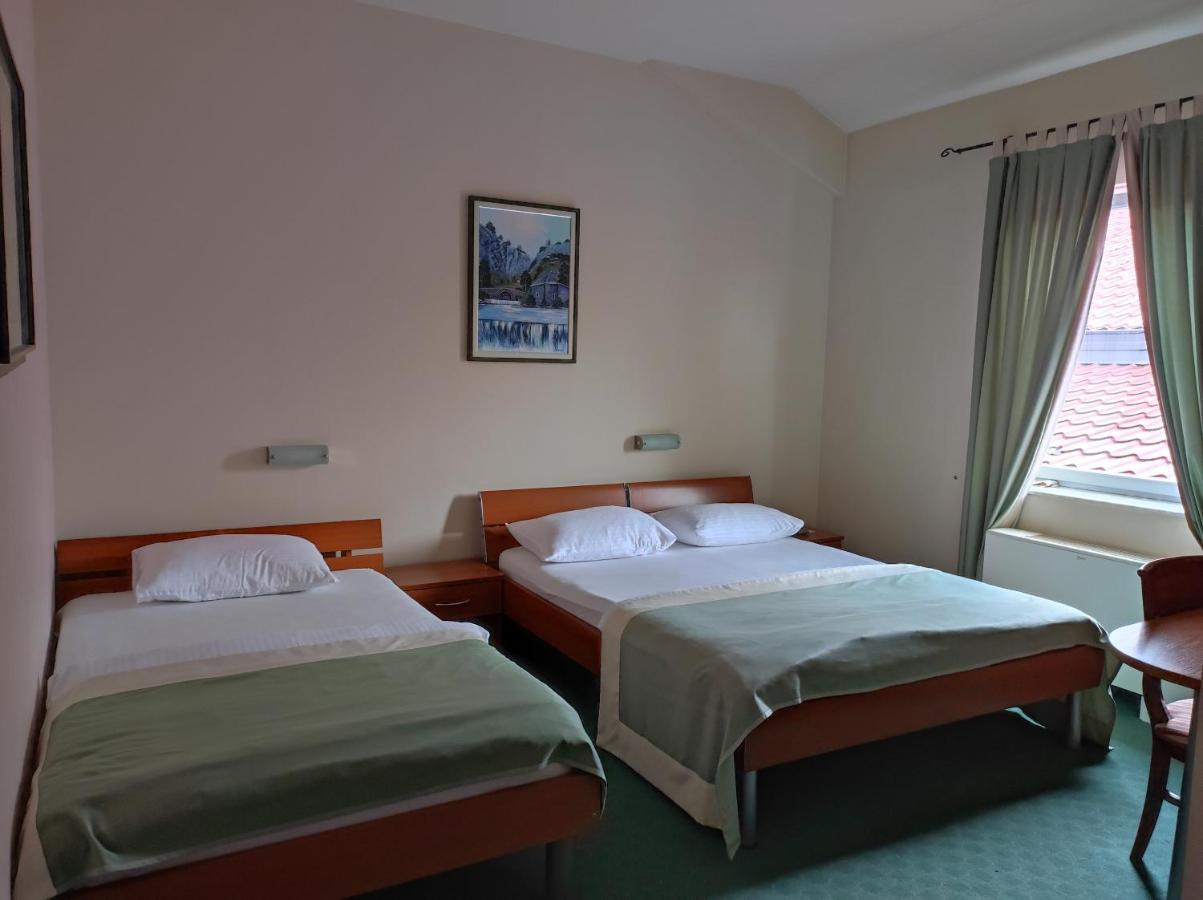 Hotel Bacchus Ливно Экстерьер фото