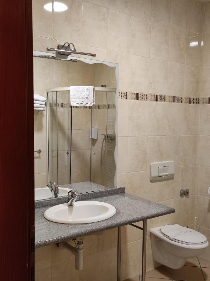 Hotel Bacchus Ливно Экстерьер фото