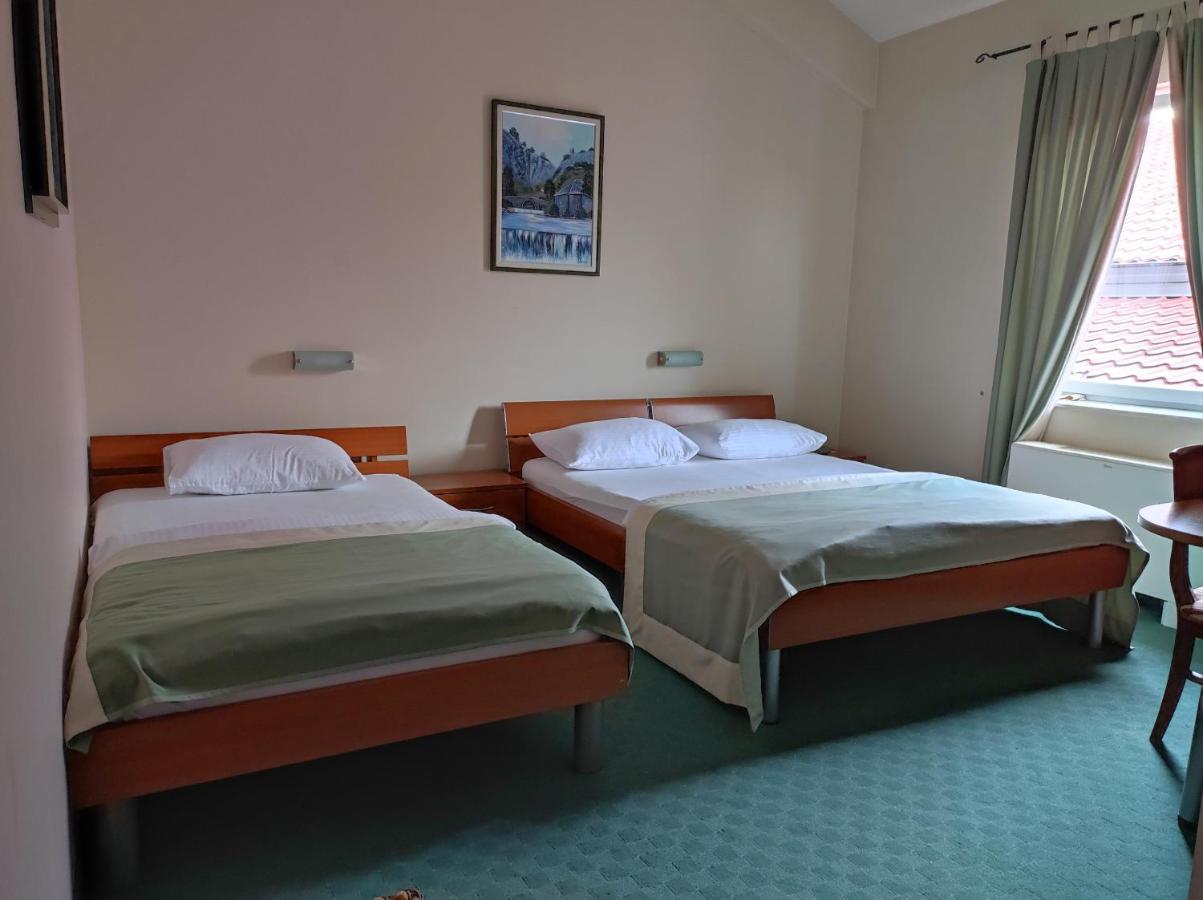 Hotel Bacchus Ливно Экстерьер фото
