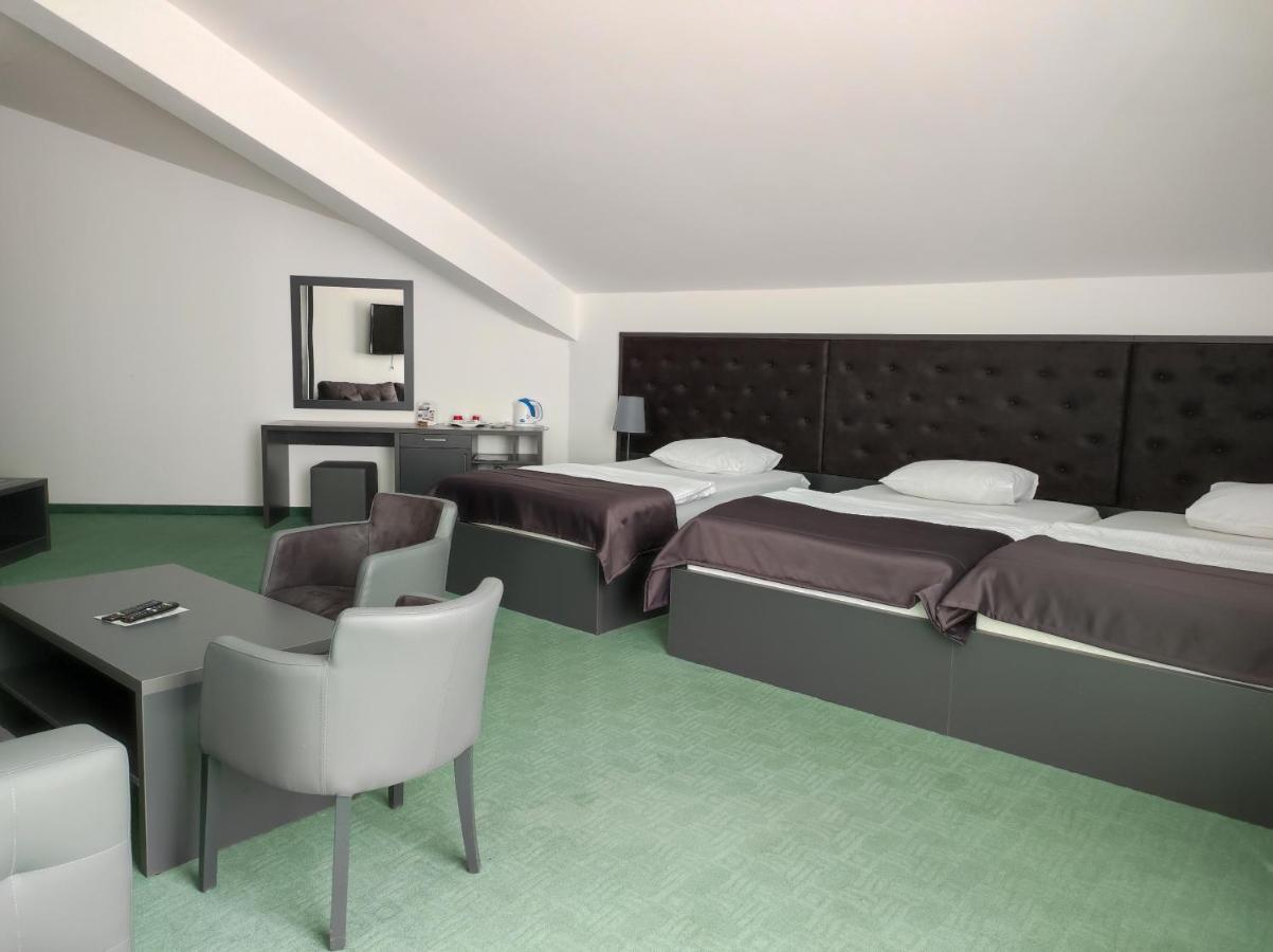 Hotel Bacchus Ливно Экстерьер фото