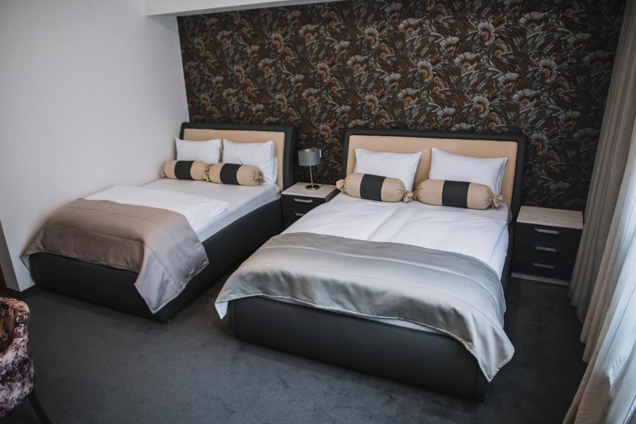 Hotel Bacchus Ливно Экстерьер фото